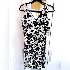 Donna Ricco - Vanilla/Black Sleeveless Dress